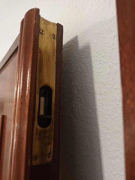 Portas madeira interior e exterior - Mogno