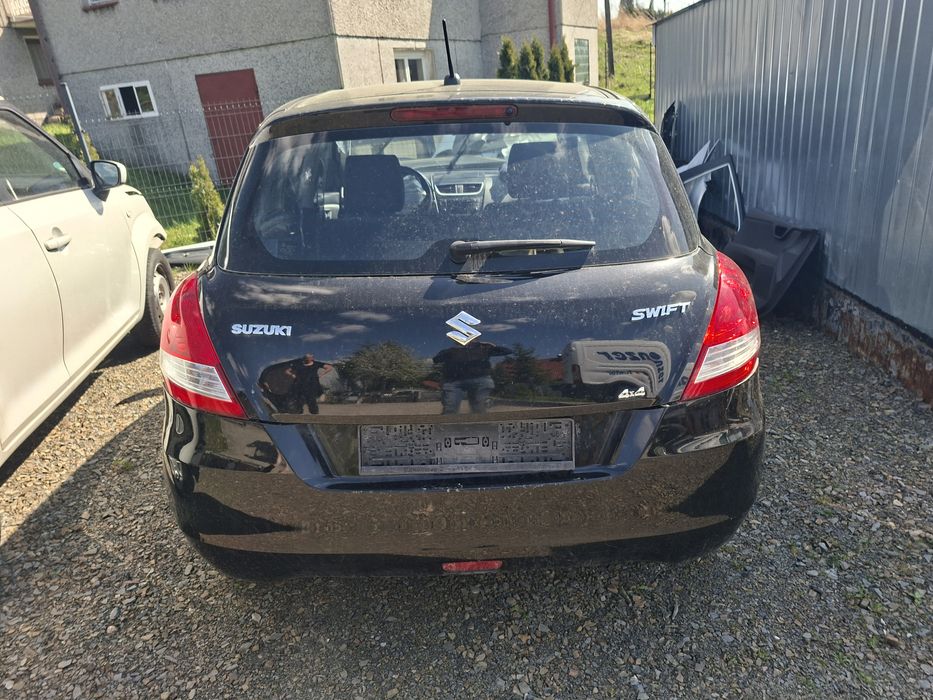 Klapa bagażnika suzuki swift