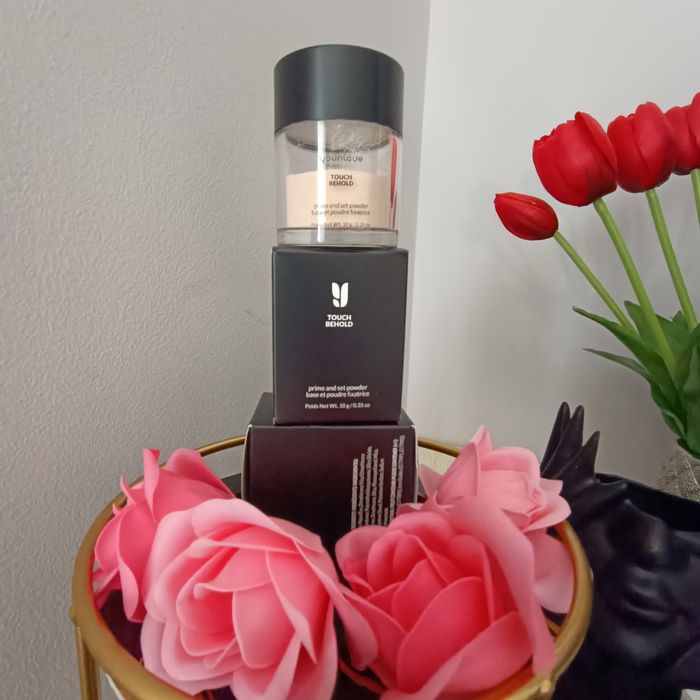 Baza i utrwalacz 2w1 Behold firmy Younique