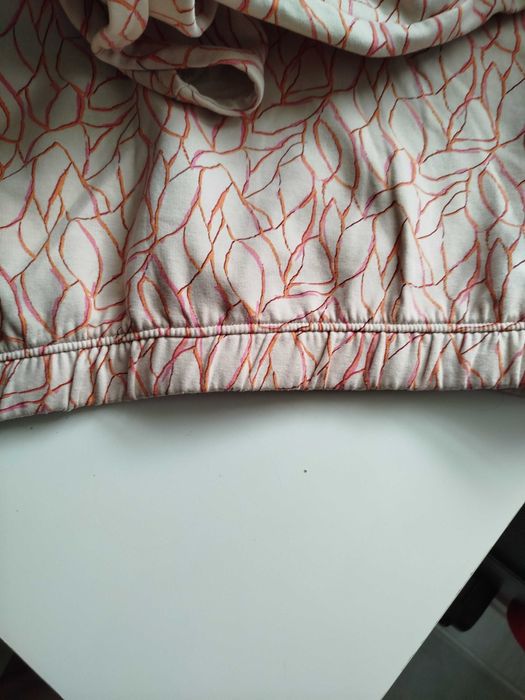 Bluza damska we wzory z kapturem