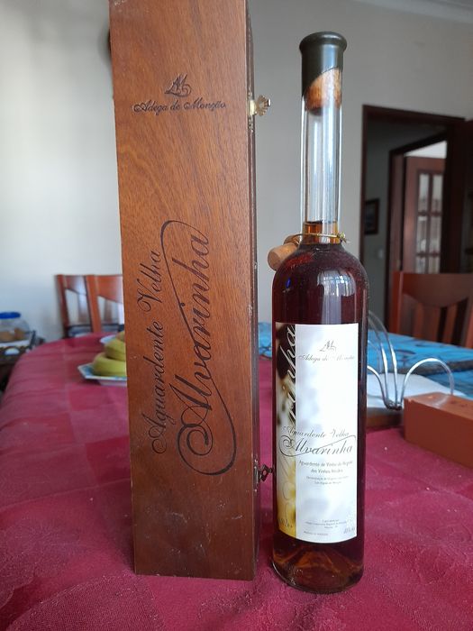 Vinhos antigos para colecionadores