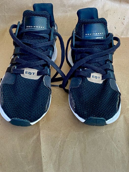Tênis adidas pretos