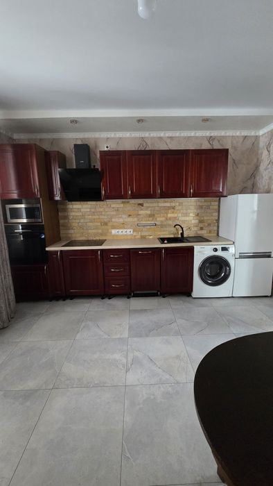 Продаж будинку м Тараща в сучасному ремонті