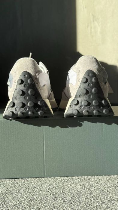 Ретро-кросівки NB327