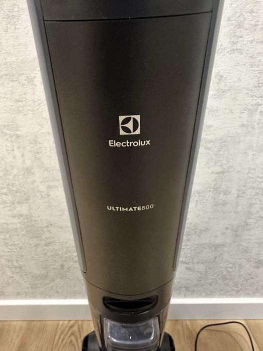 Продам миючий пилосос Electrolux Ultimate 800