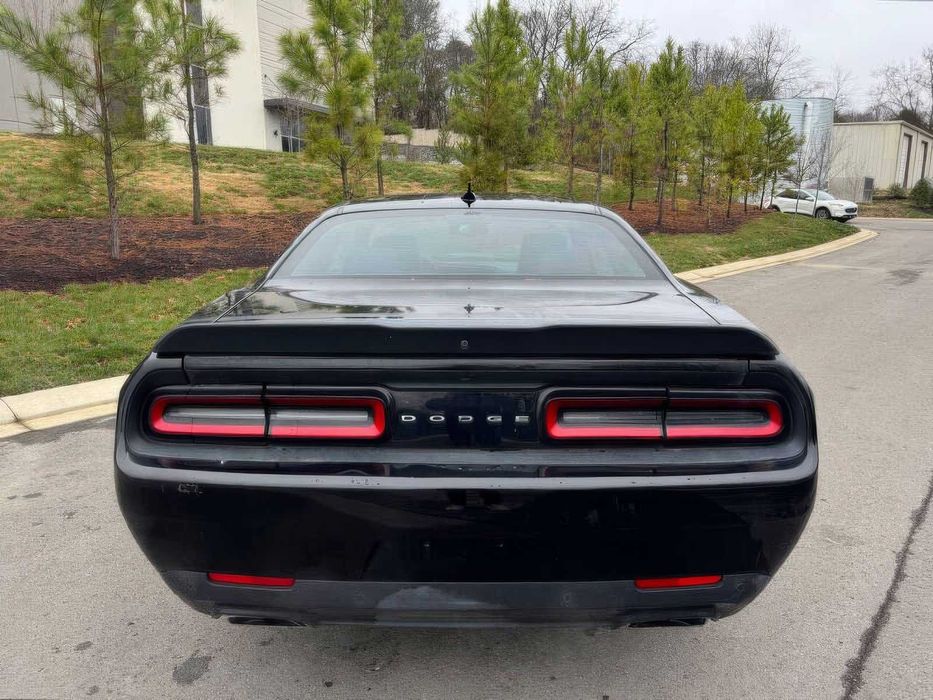 Dodge Challenger      2017