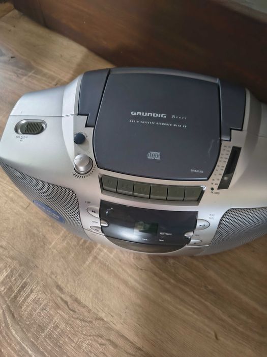 Magnetofon Grundig beezz-rrcd 4101