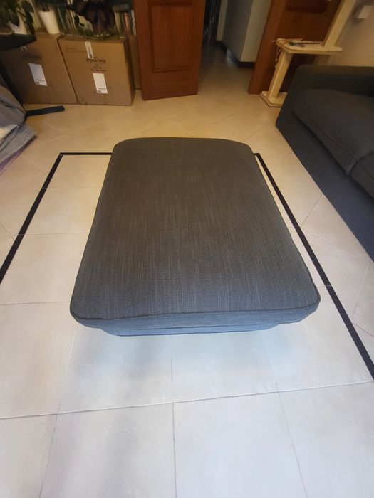 Sofa Kivik 3 lugares + Repousa pés  Antracite