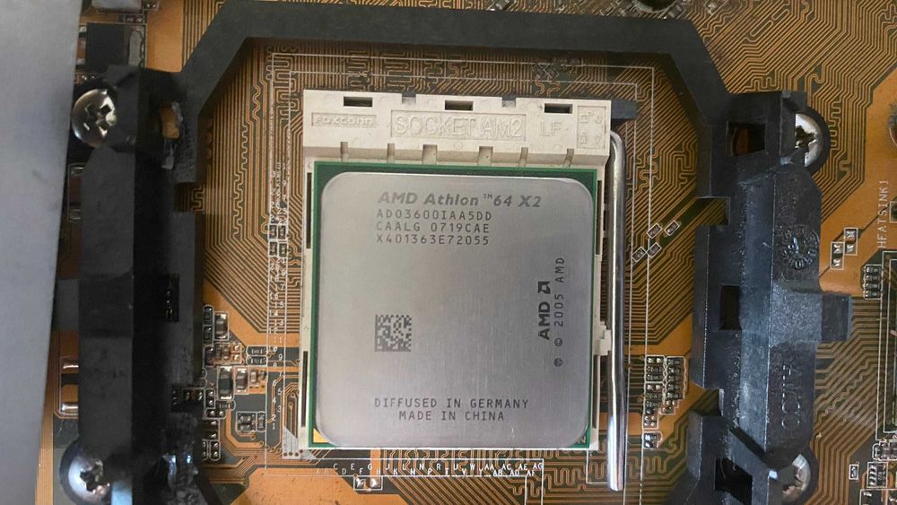 ASUS M2NPV-VM z AMD Athlon 64 X2 3600+