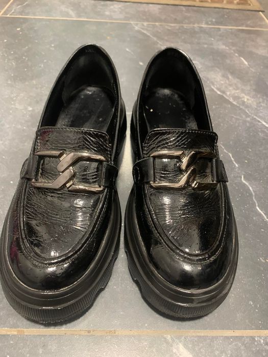 Продам лофери 38 розмір.