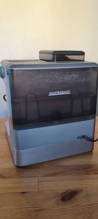 Ekspres ciśnieniowy do kawy kolbowy Gastroback 42612