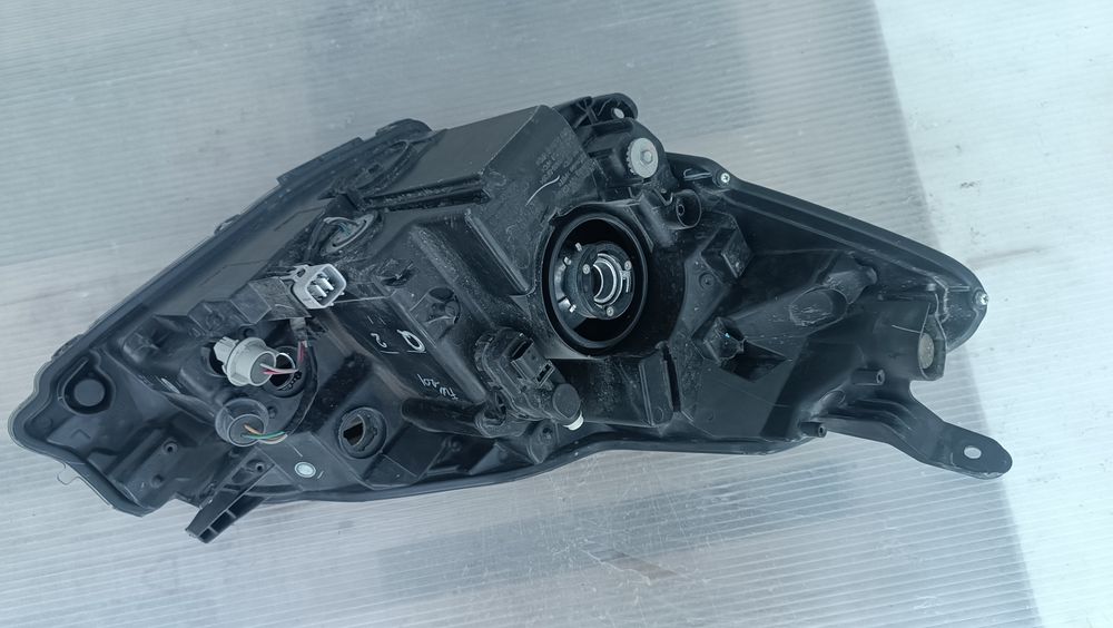 Vendo faról Esq de Toyota Yaris ano 2014/18