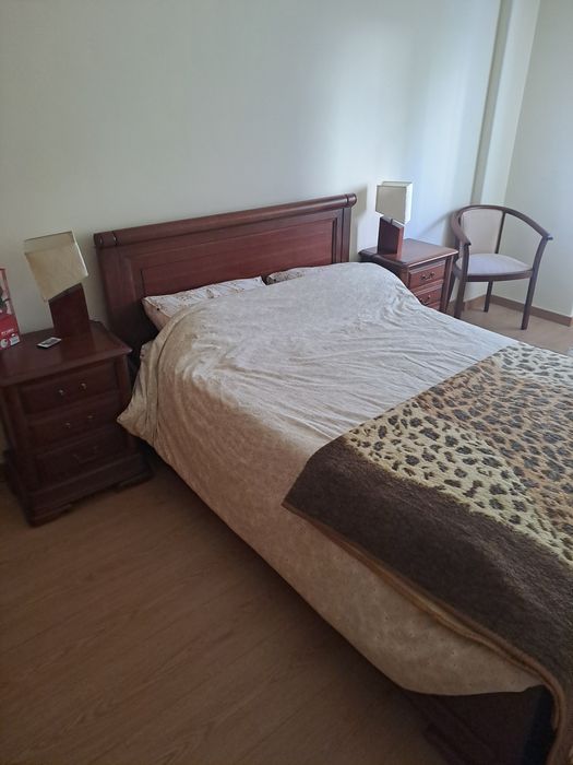 Quarto completo semi-novo