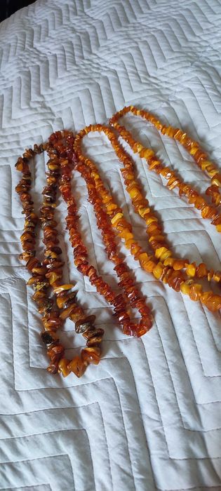 Bursztynowe korale