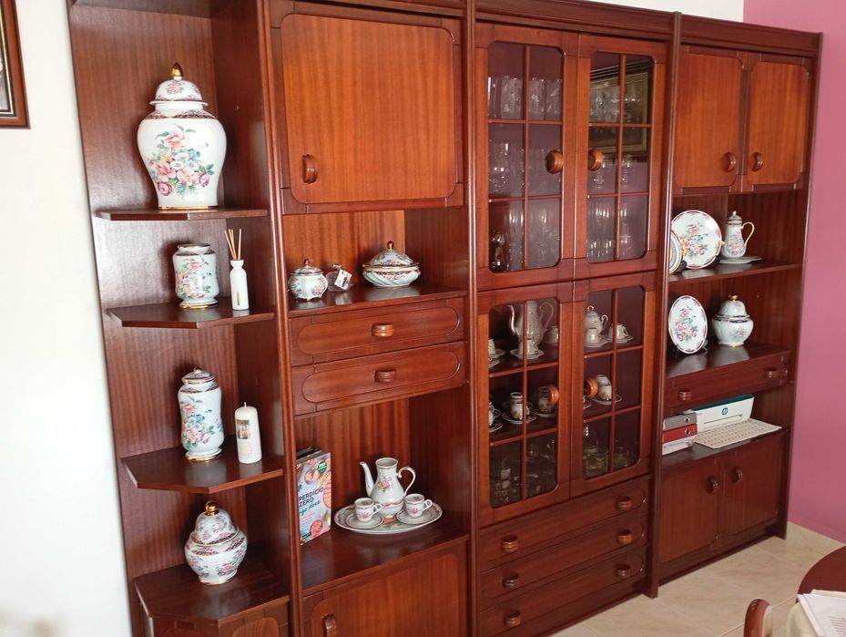 Estante de sala em excelente estado