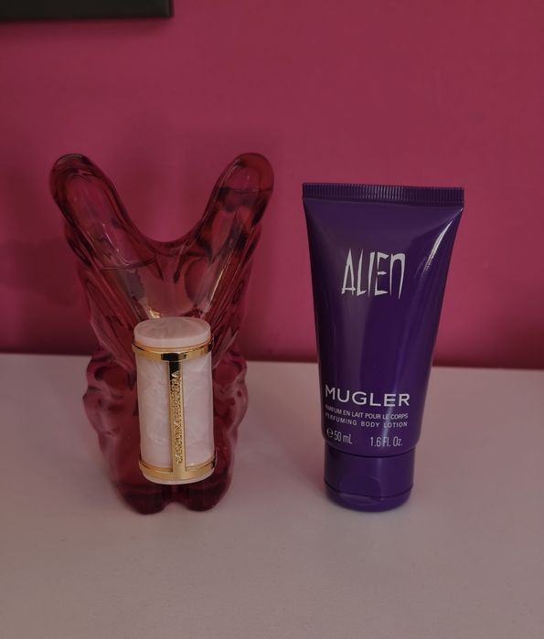La Bomba Carolina Herrera gratis balsam Alien