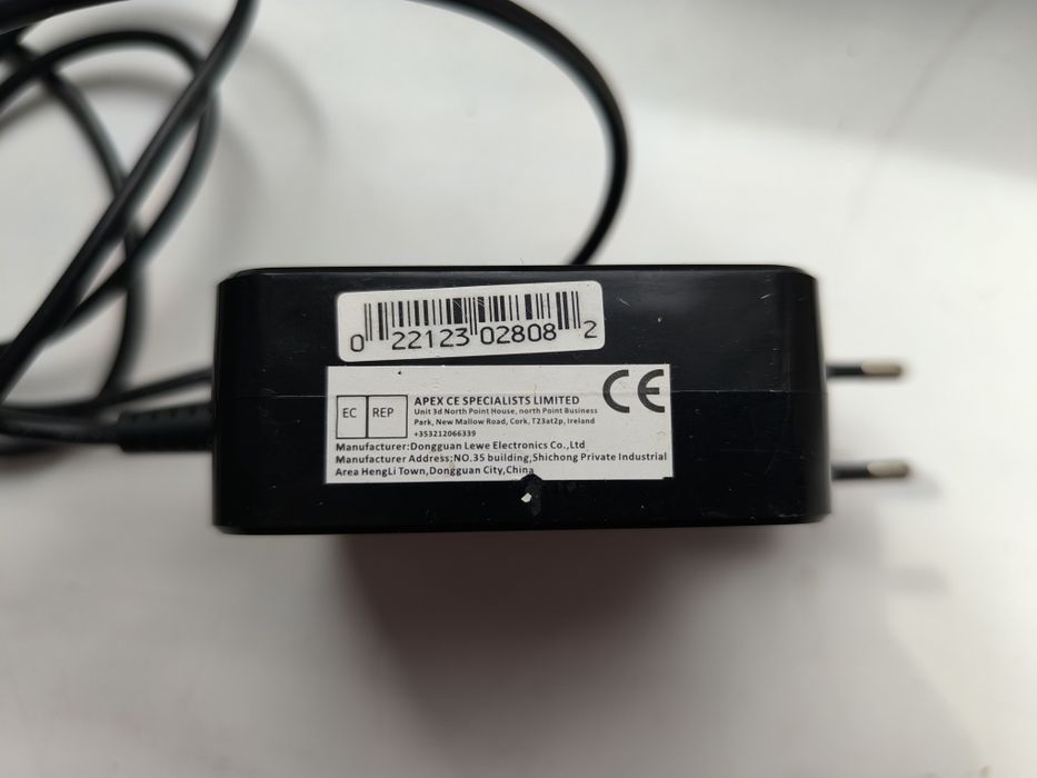 Продам зарядку на ноутбук