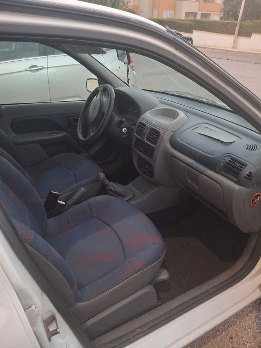 Renault Clio 1993 branco foto 2