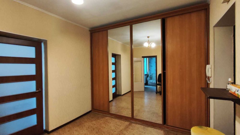 Apartment in Kyiv, Pyrohiv - View 5
