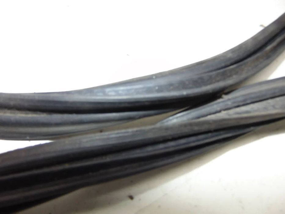 Nissan 100NX borracha mala