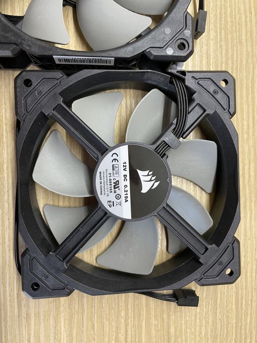 Вентилятор кулер Corsair ML120 Pro