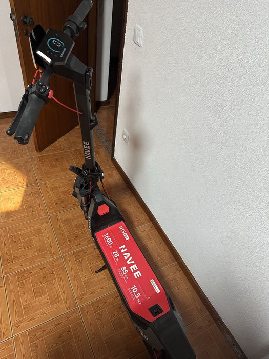 Trotinete Elétrica Usada como Nova + Cadeado e Carregador