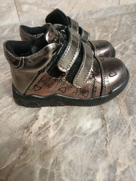 Демісезонні черевички для дівчинки