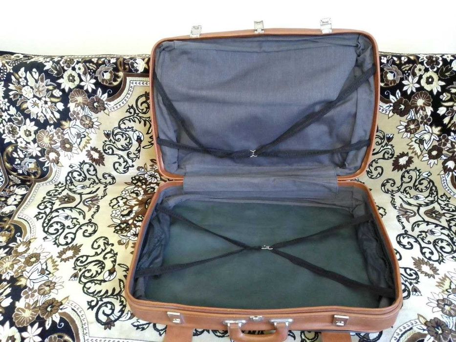 Валізи в асортименті