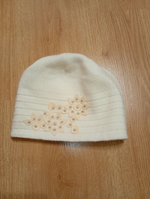 Czapka Pawonex damska wełna akryl kremowo biała