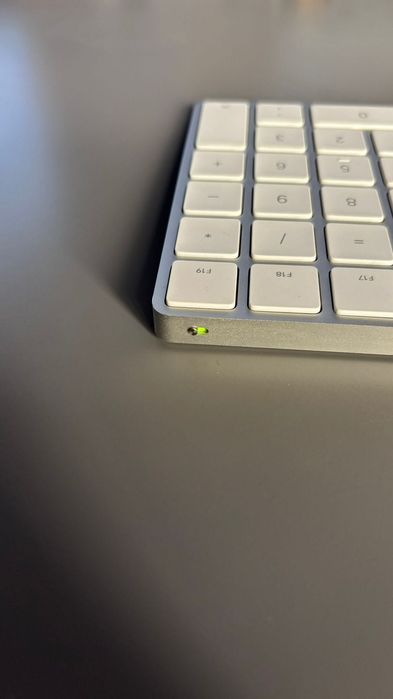 Teclado Apple númerico wireless (avariado)