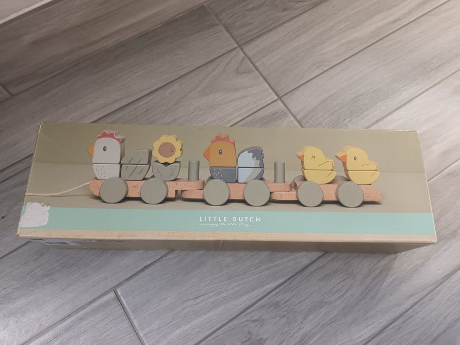 Comboio de Empilhar Little Dutch Stacking Train Chicken  12M+