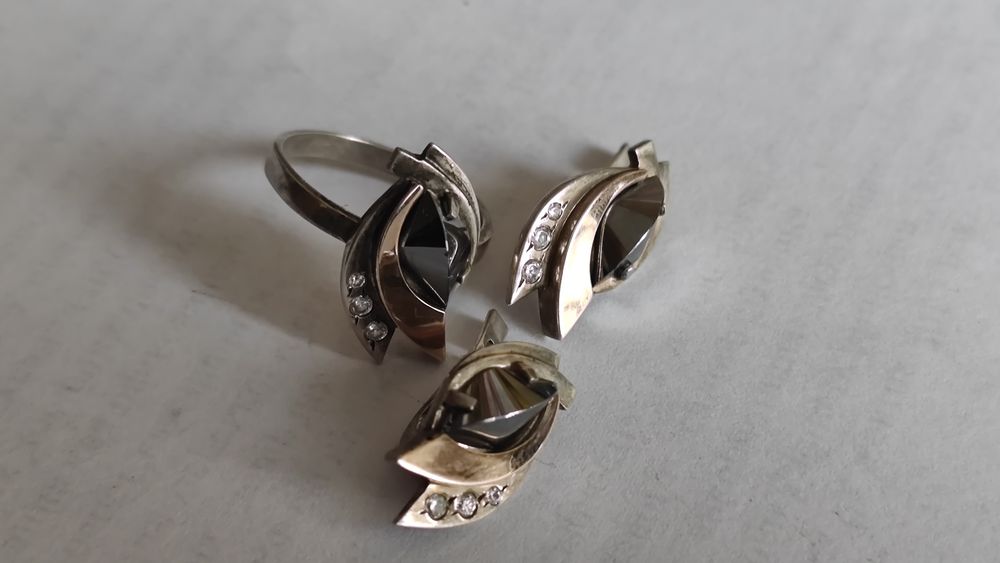 Перстень серебряный   925 бу