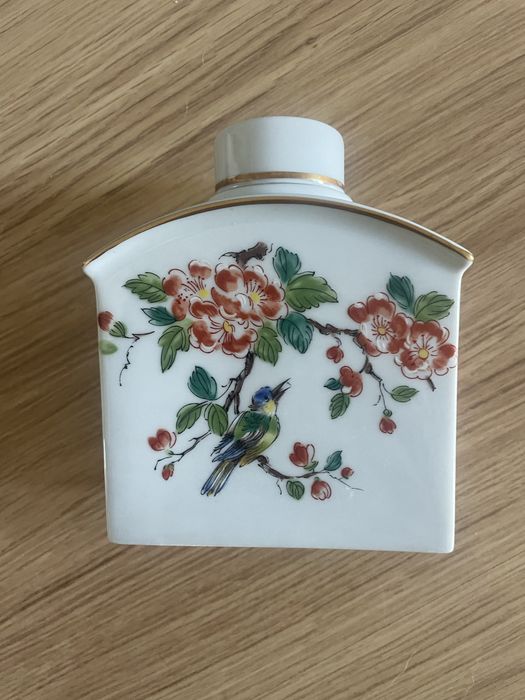 Peça de Decoração em Porcelana Pintada