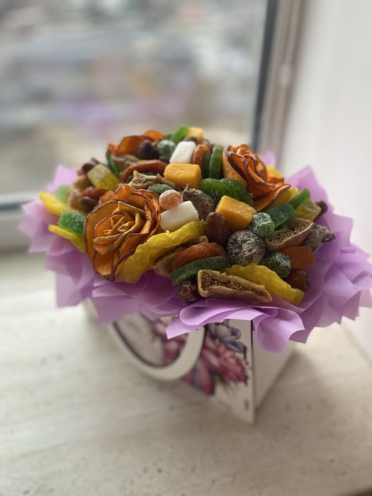 Смачні подарунки, вкусные букеты, букет с конфет, фуд букет, фудбукет