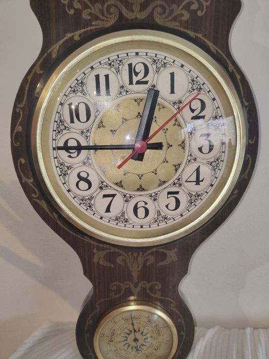 Relógio antigo de parede