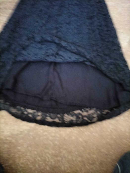 Przepiękna elegancka koronkowa sukienka 36