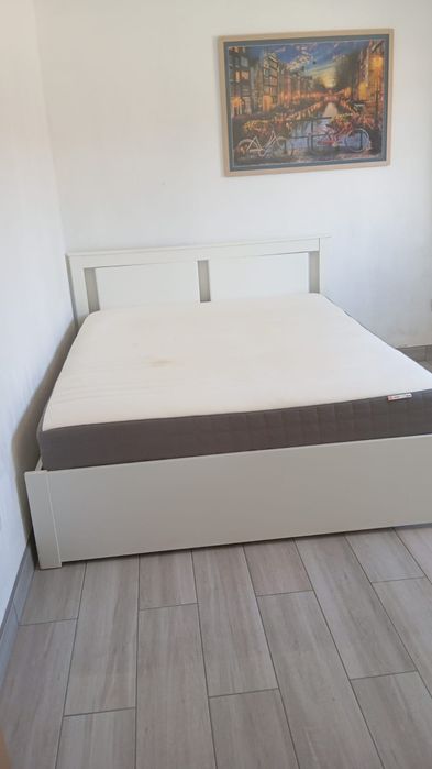 Cama e colchão IKEA