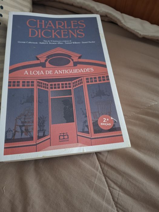 Livro A loja de Antiguidades - Charles Dickens