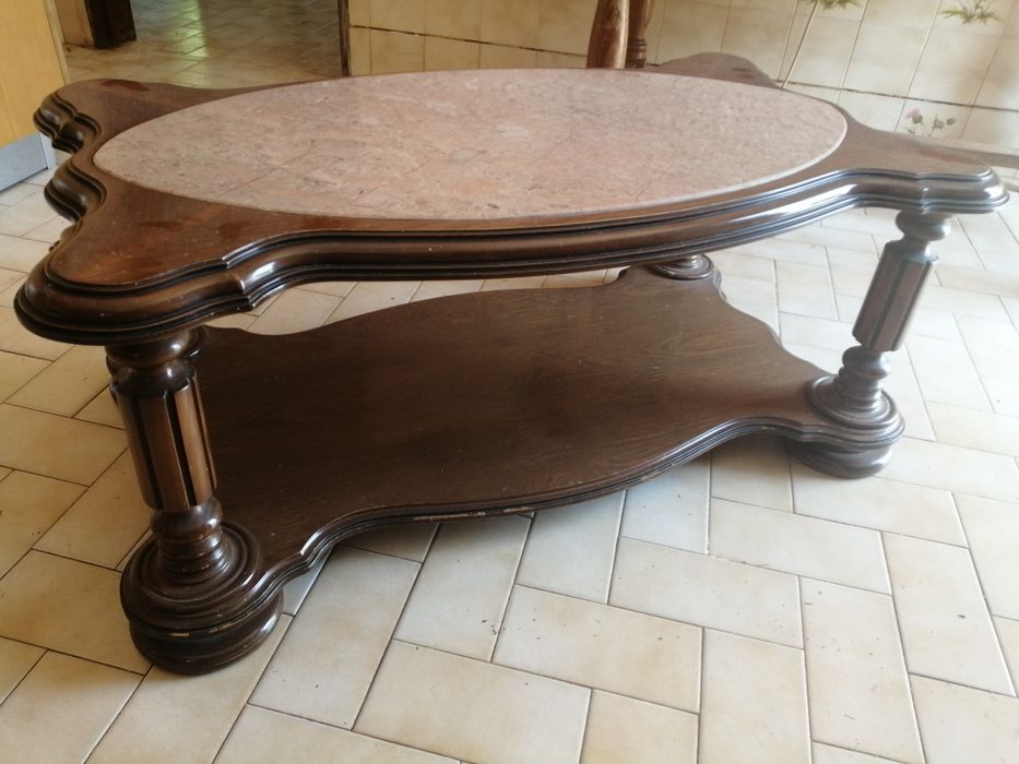 Mesa de centro em madeira e mármore !!COMO NOVA!!