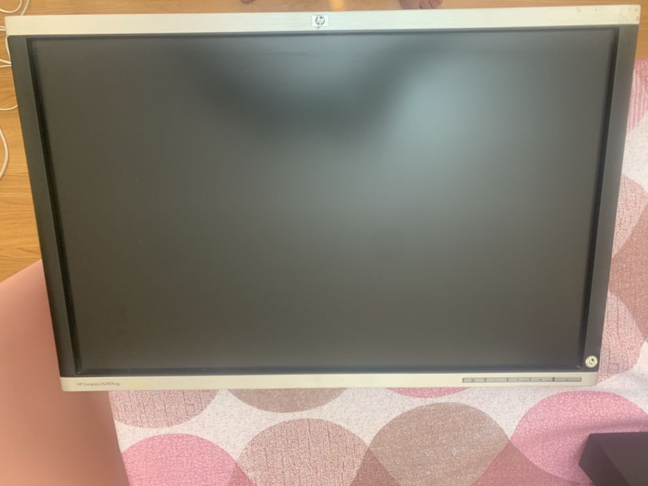 Monitor  HP LA2405wg — 24