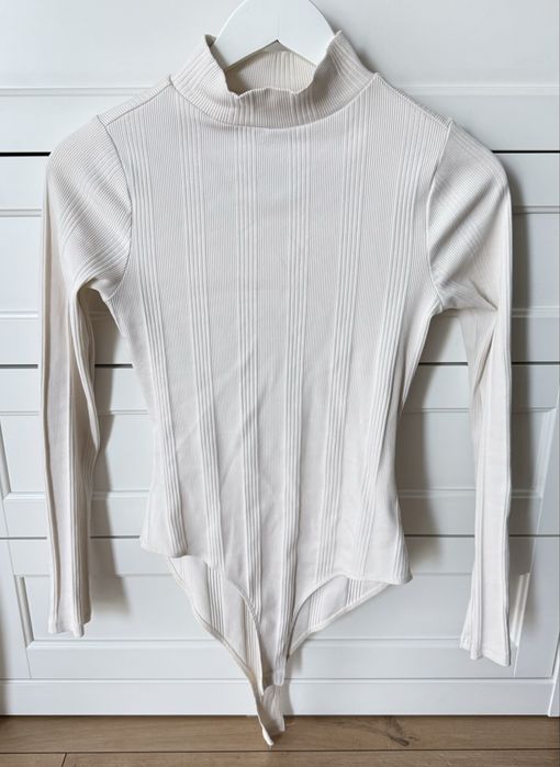 Body prążkowane prążek golf bawełna cotton classic casual basic New Look M zapinane