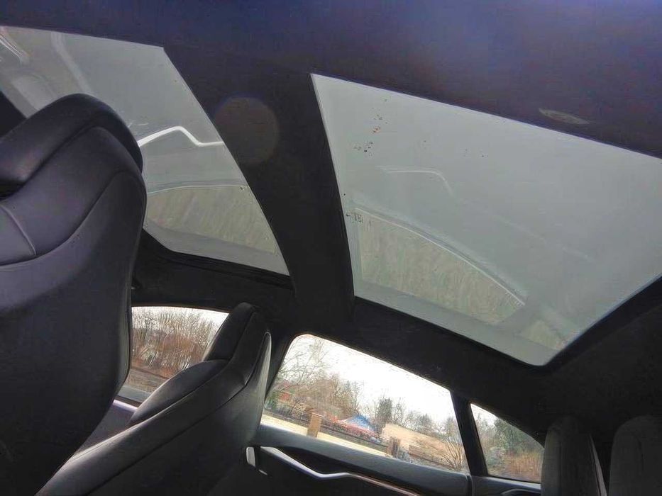 Tesla Model S 90D      2017