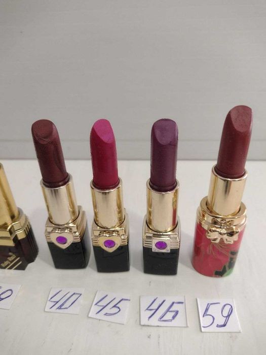 Помада Ruby Rose.