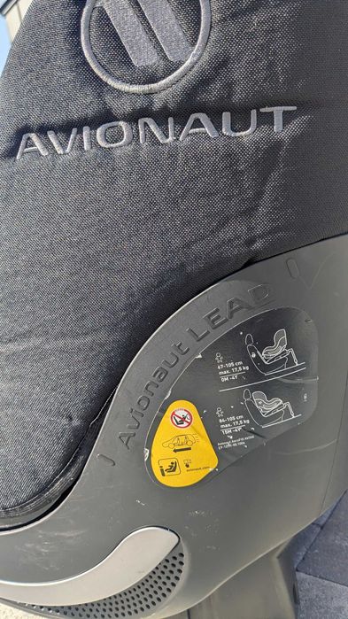 Fotelik samochodowy Avionaut Aerofix z bazą ISOFIX