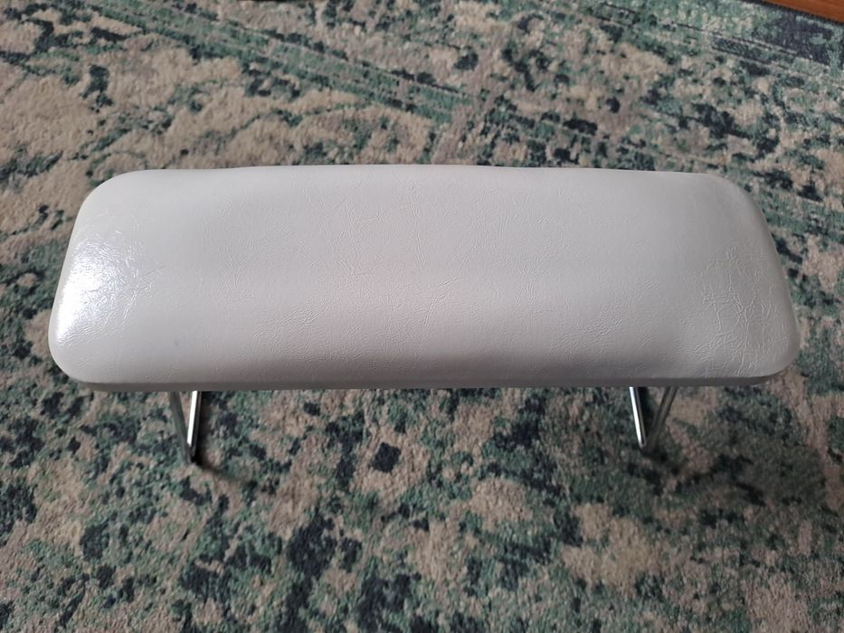 Podkładka dłonie ręce poduszka skórzana do manicure paznokci podpórka