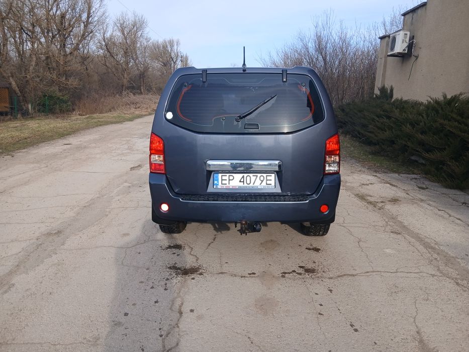 Продам  NISSAN 2.5 Дизель 4х4