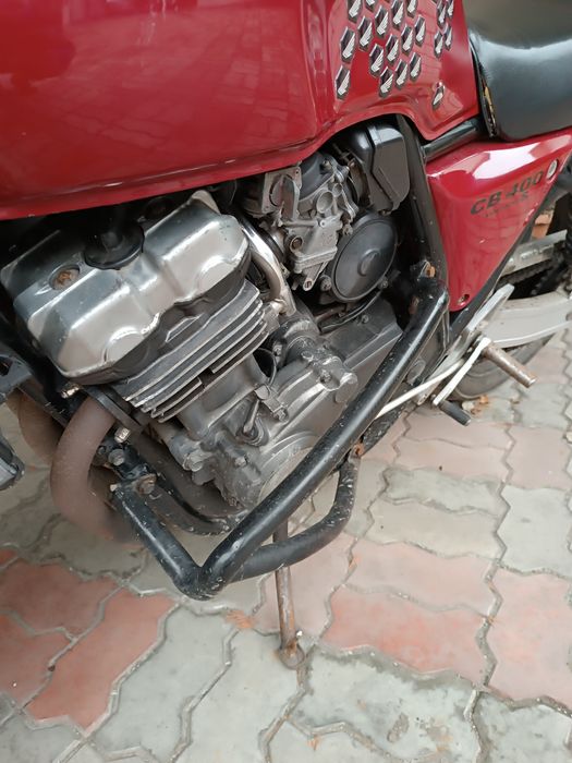 Продам Honda cb400