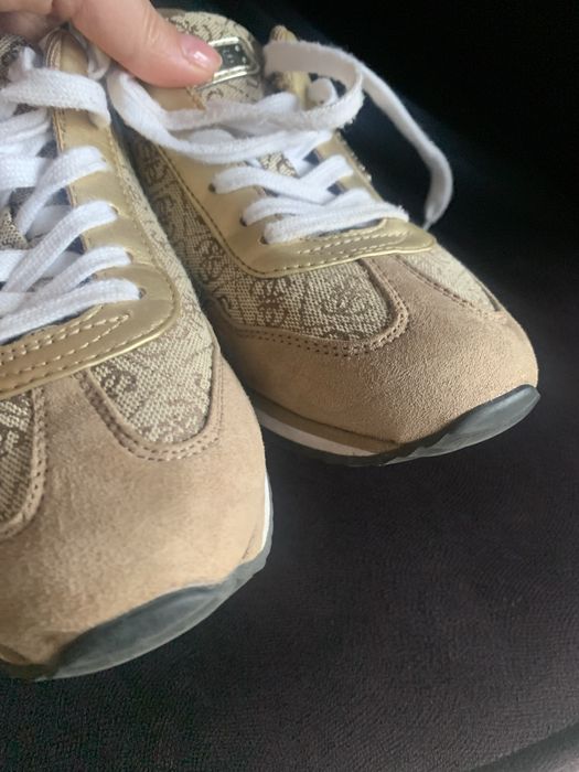 Buty jak  marki Guess beżowe