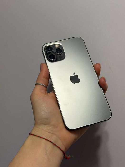 Iphone 12 pro  256 gb  92% battery