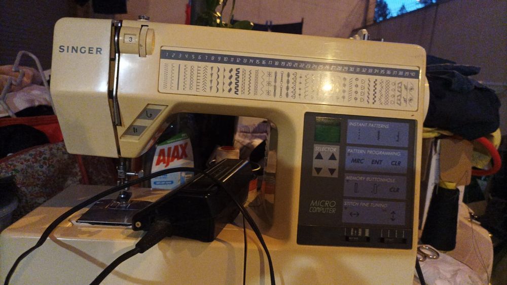 Maquina costura Singer  2205